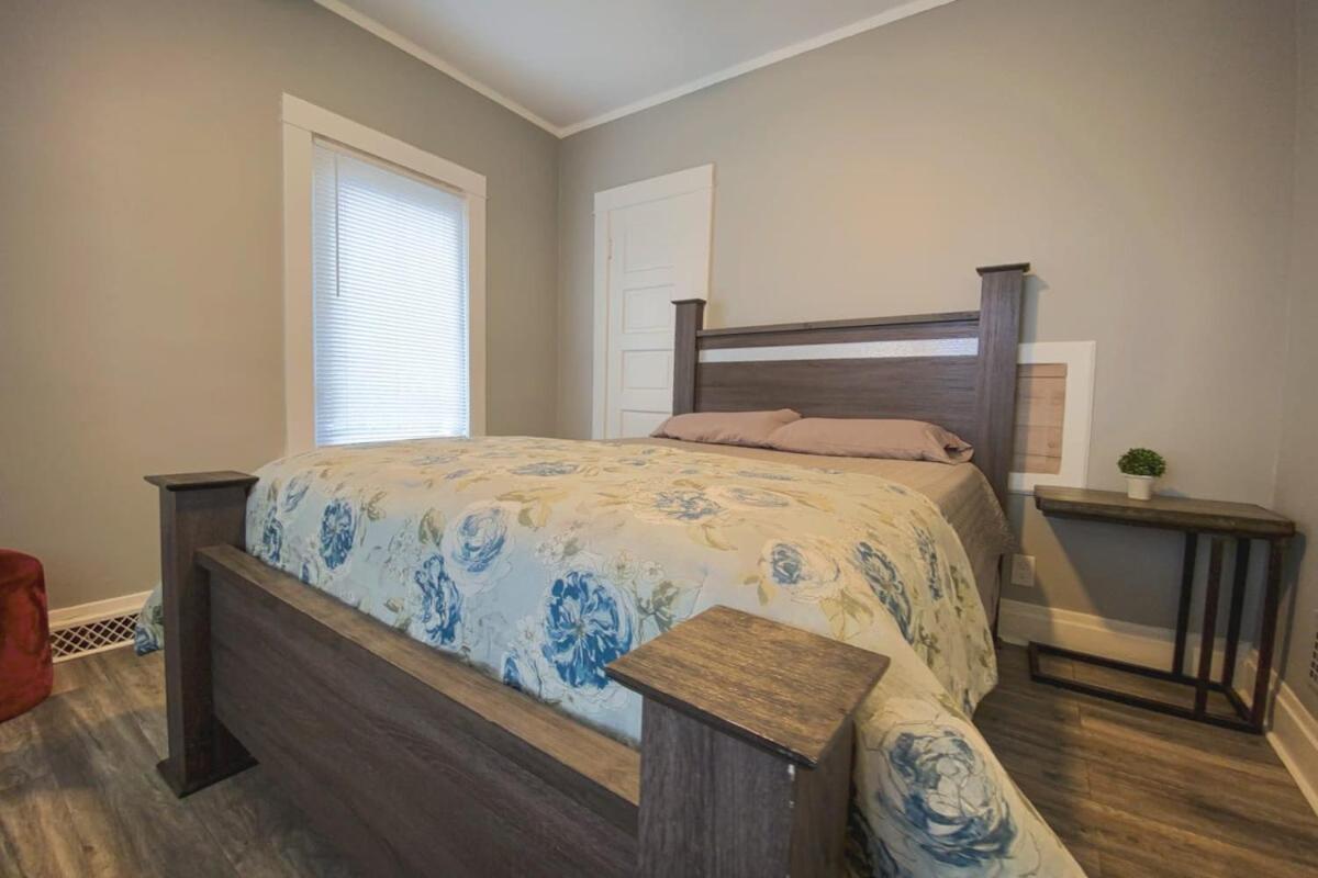 Large 6Br, 2 Bath In Niagara Falls Exterior photo
